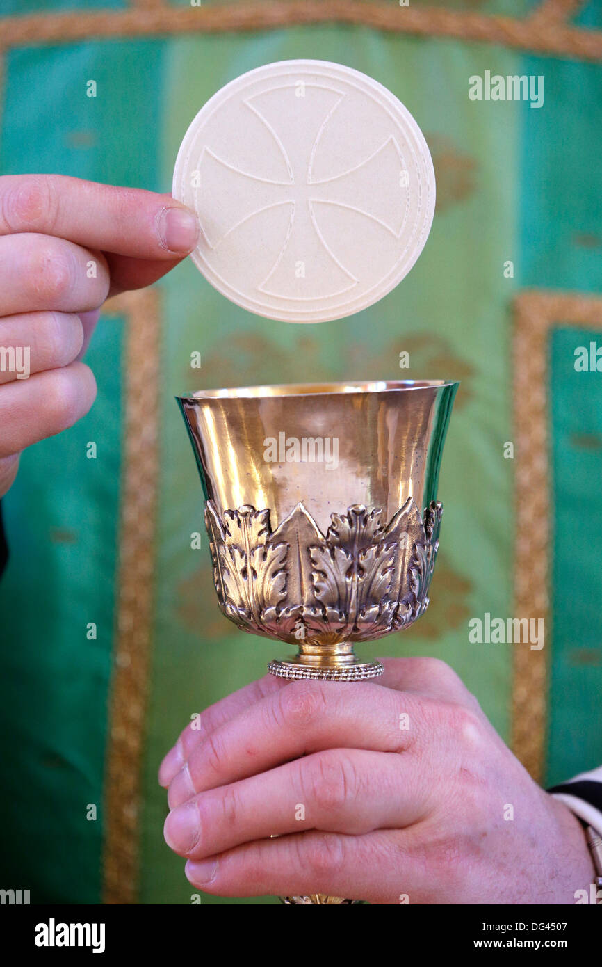 Celebration of the Eucharist, Catholic Mass, Villemomble, Seine-Saint-Denis, France, Europe Stock Photo