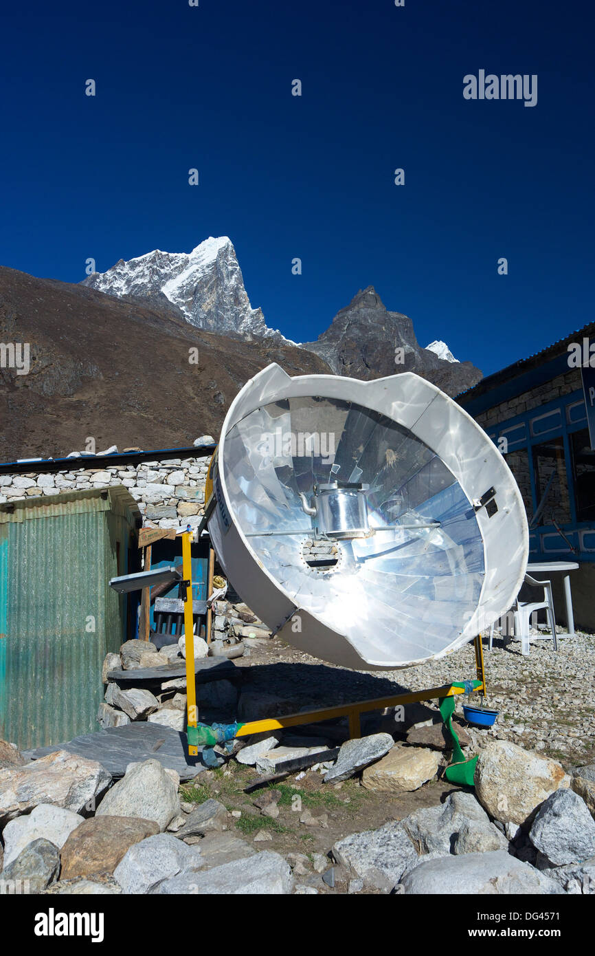 Parabolic solar powered cooker in Pheriche, Sagarmatha National Park, UNESCO Site, Solukhumbu District, Nepal, Himalayas Stock Photo