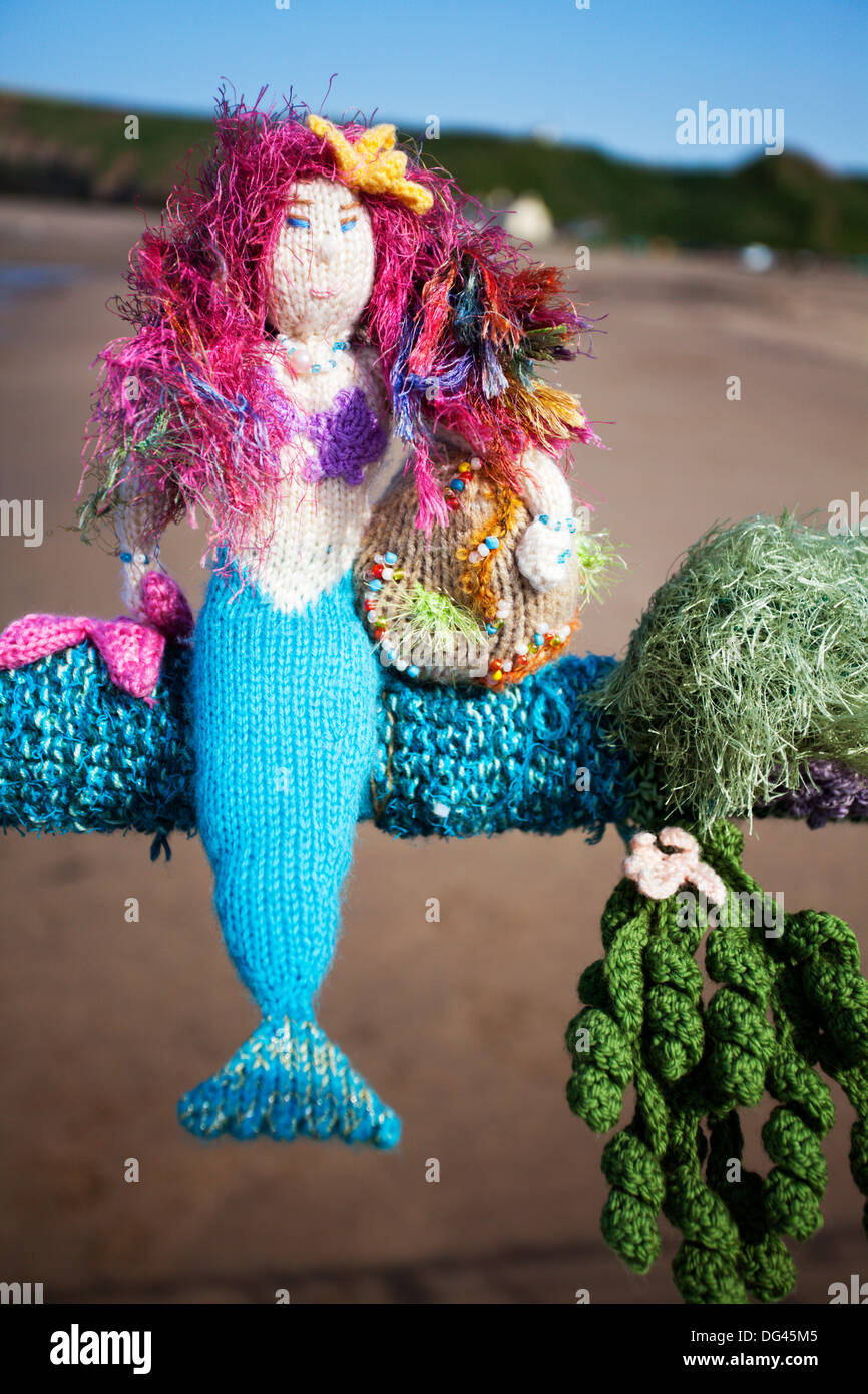 Saltburn Yarn Stormers knitted mermaid on the Pier at Saltburn by the Sea, Redcar and Cleveland, Yorkshire, England, UK Stock Photo