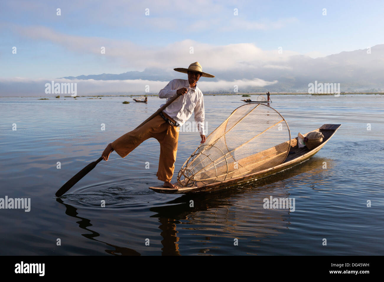 Intha leg-rower fisherman, Inle Lake, Shan State, Myanmar (Burma), Asia Stock Photo