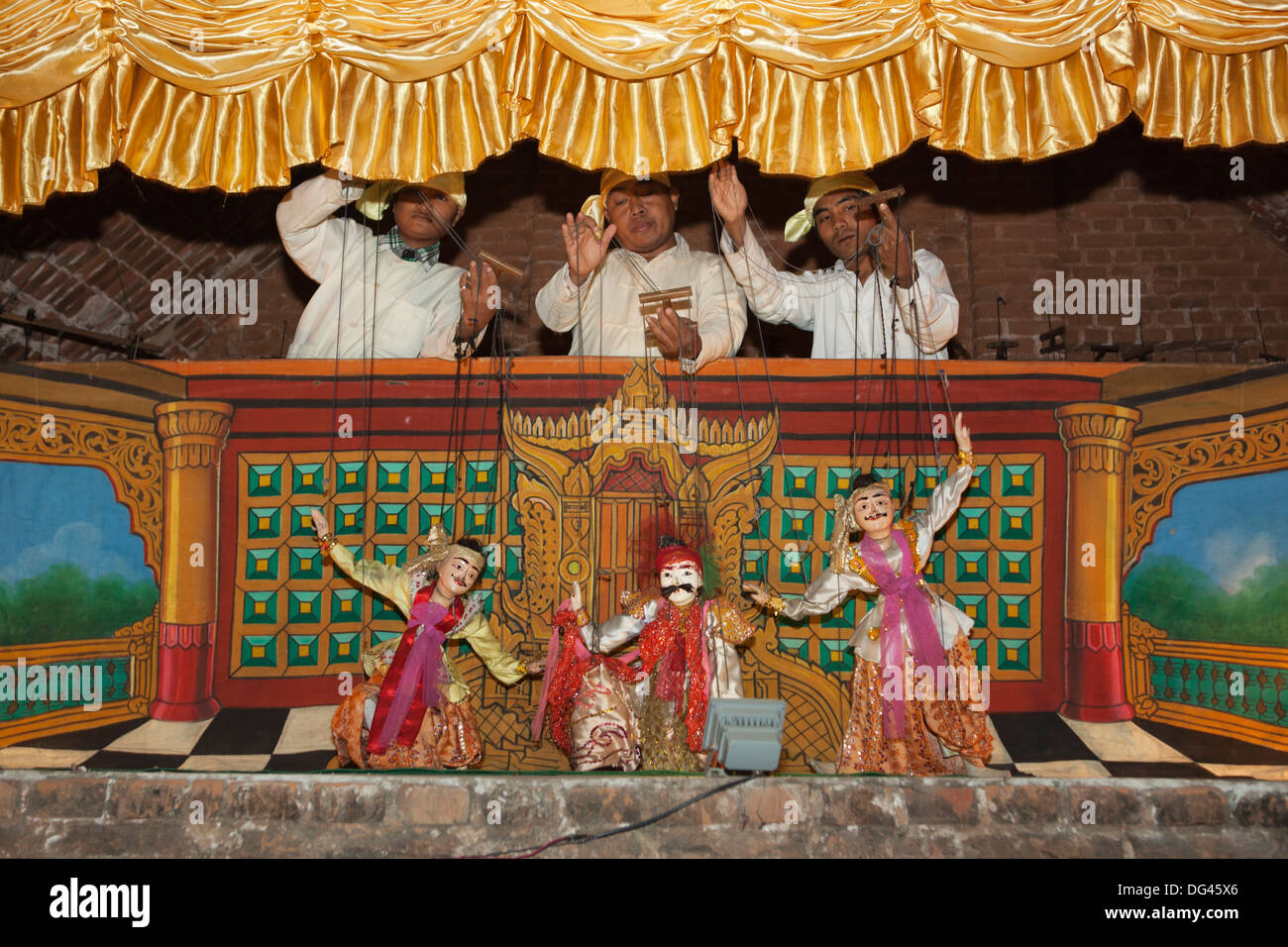 Traditional puppet show hi-res stock photography and images - Alamy