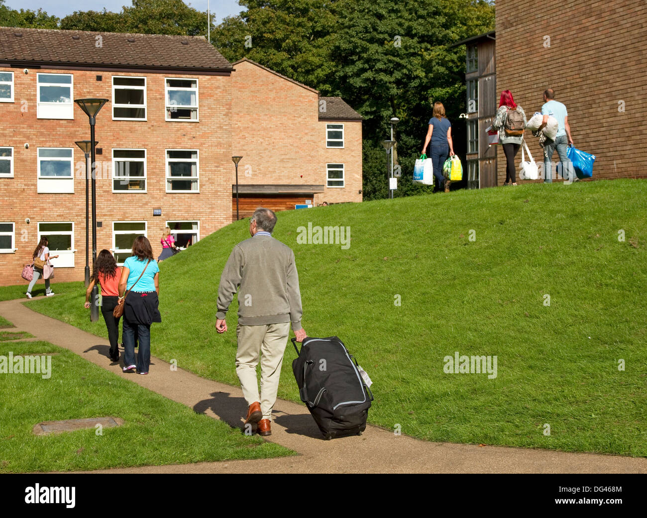 Parents helping Fresher students move into Halls of Residence, the Vale, University of Birmingham, UK Stock Photo