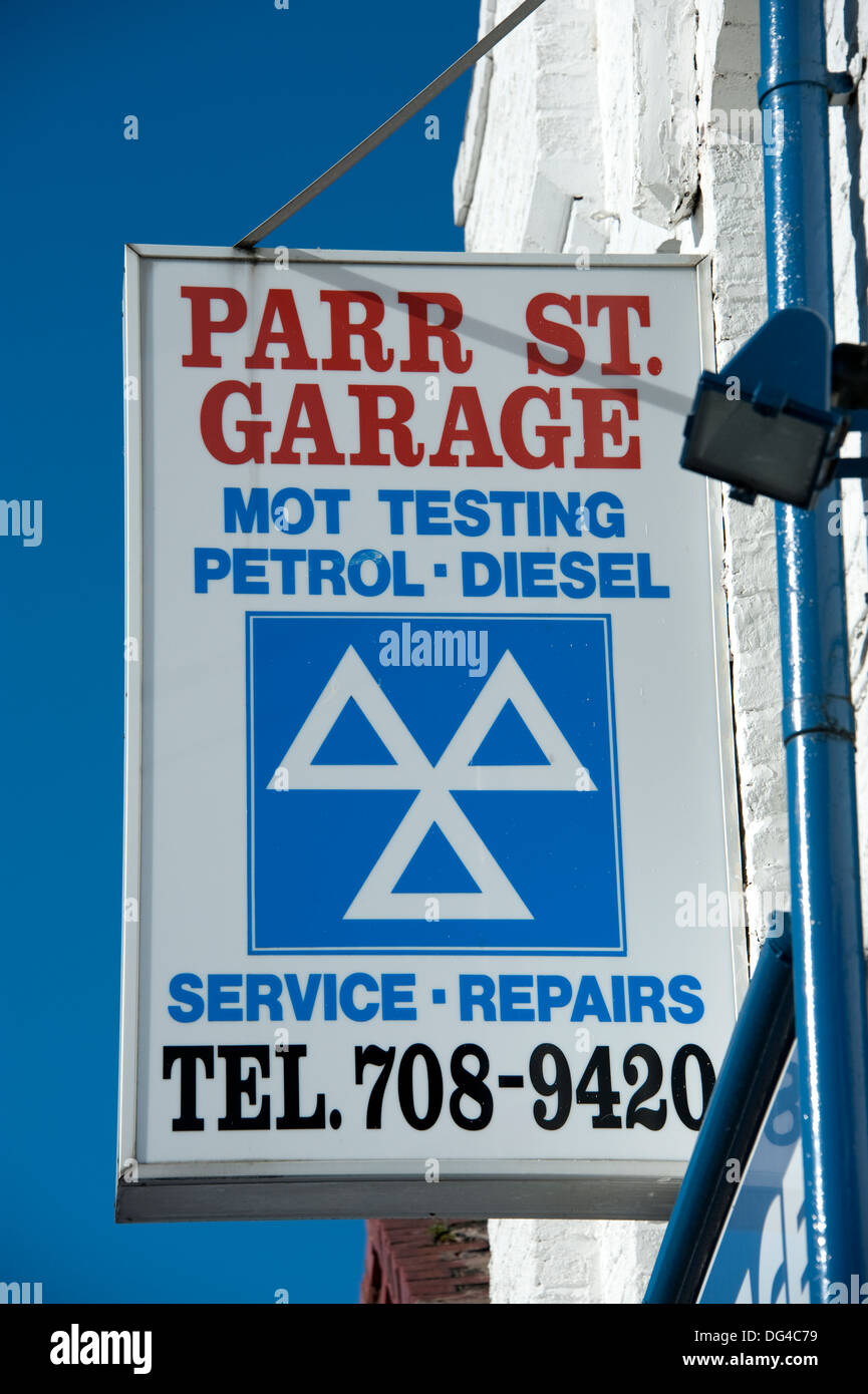 Parr St Garage MOT Logo Sign Service repairs Stock Photo