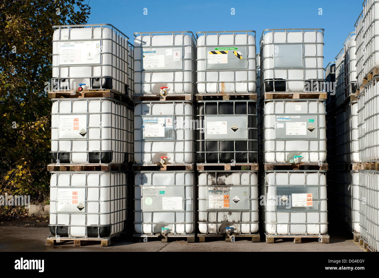 IBC International Bulk Containers Chemical Storage Stock Photo Alamy