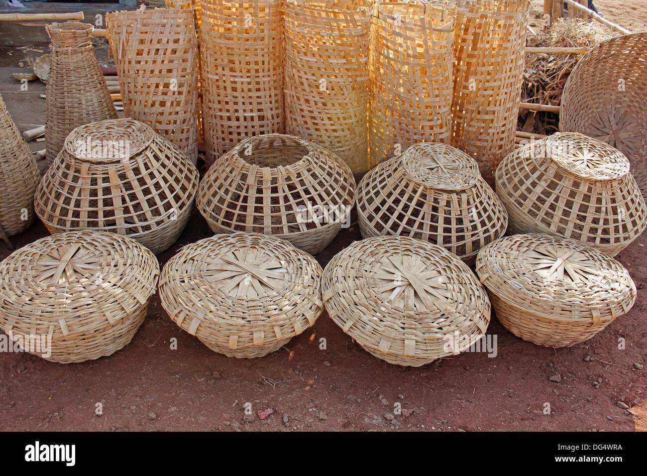India straw basket weaving hires stock photography and images Alamy