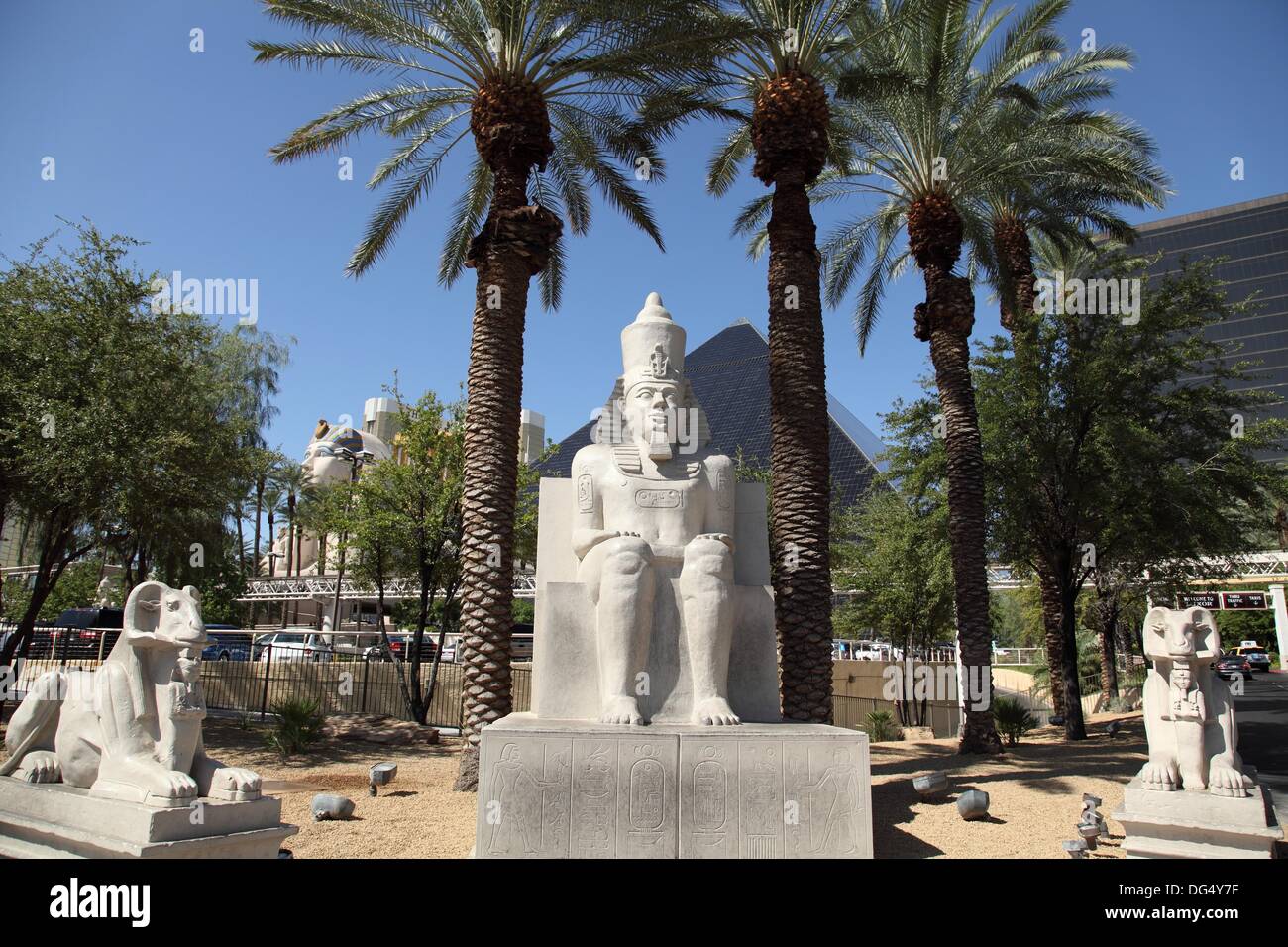 Statue at Luxor Hotel, Las Vegas, Nevada, USA Stock Photo Alamy
