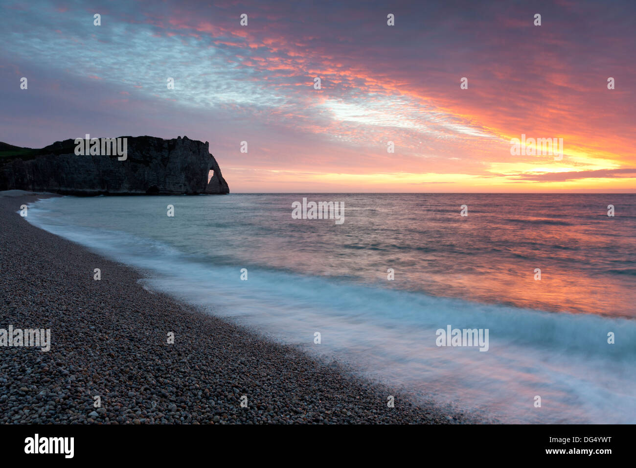 Etretat beach hi-res stock photography and images - Alamy