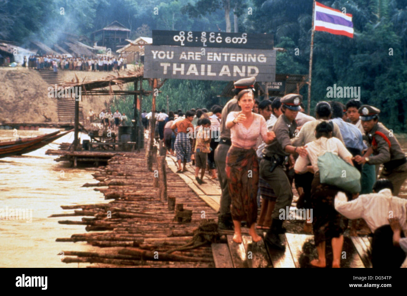 BEYOND RANGOON 1995) PATRICIA ARQUETTE, JOHN BOORMAN DIR) BYRG 011 MOVIESTORE COLLECTION LTD Stock Photo