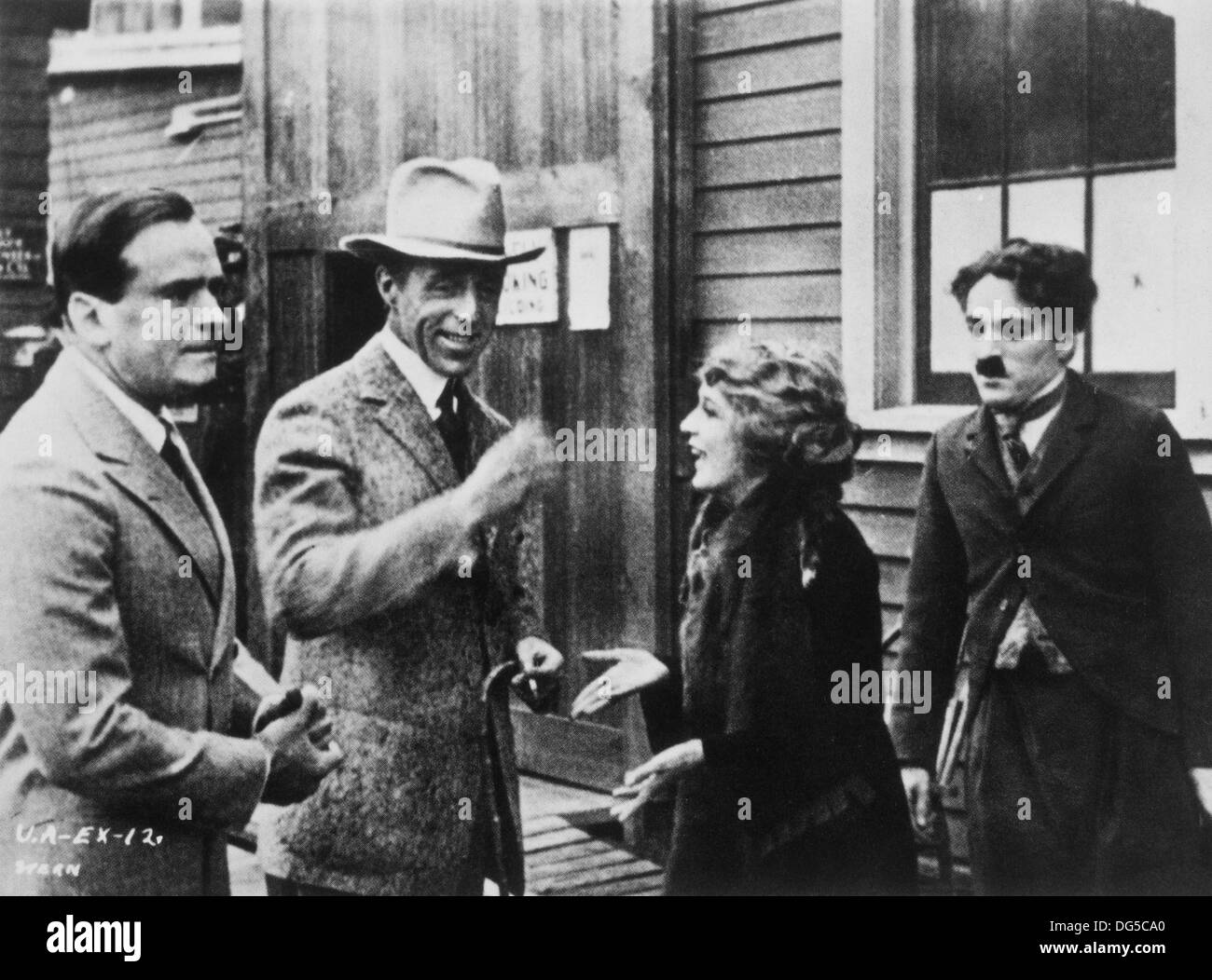 Douglas Fairbanks, D.W. Griffith, Mary Pickford and Charles Chaplin, Founders of United Artists Corporation, 1919 Stock Photo