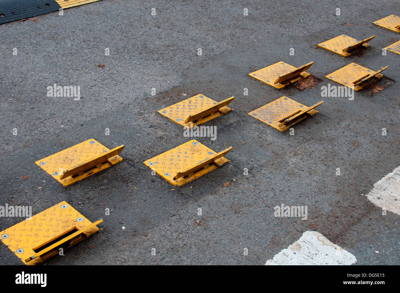 Oneway dragons teeth on a road Stock Photo Alamy