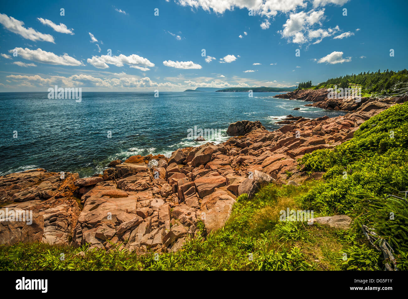 Canada cliffs beach coast hi-res stock photography and images - Alamy