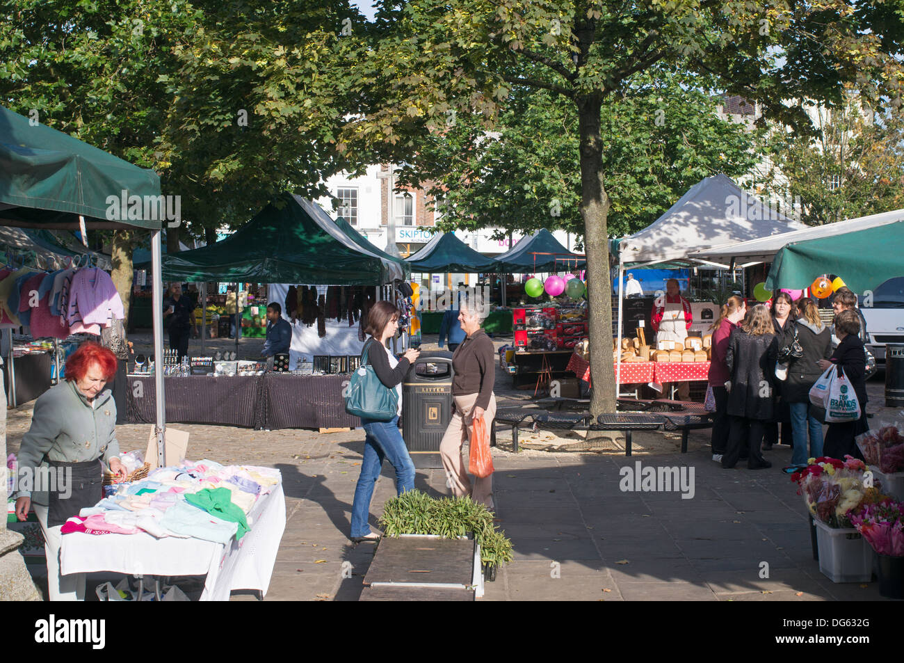 People shopping in Aylesbury open air market, England, UK Stock Photo