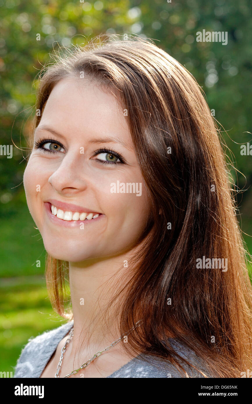portrait of a happy young girl smiling Stock Photo - Alamy