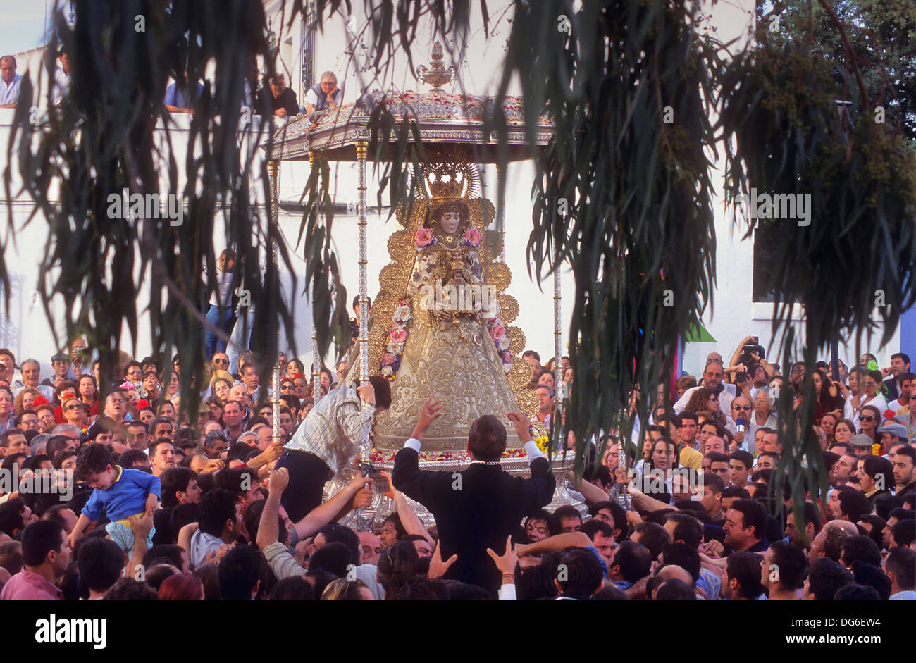 RomerÃa, pilgrimage, at El RocÃo, Blanca Paloma, virgin procession, Almonte, Huelva province, Spain Stock Photo