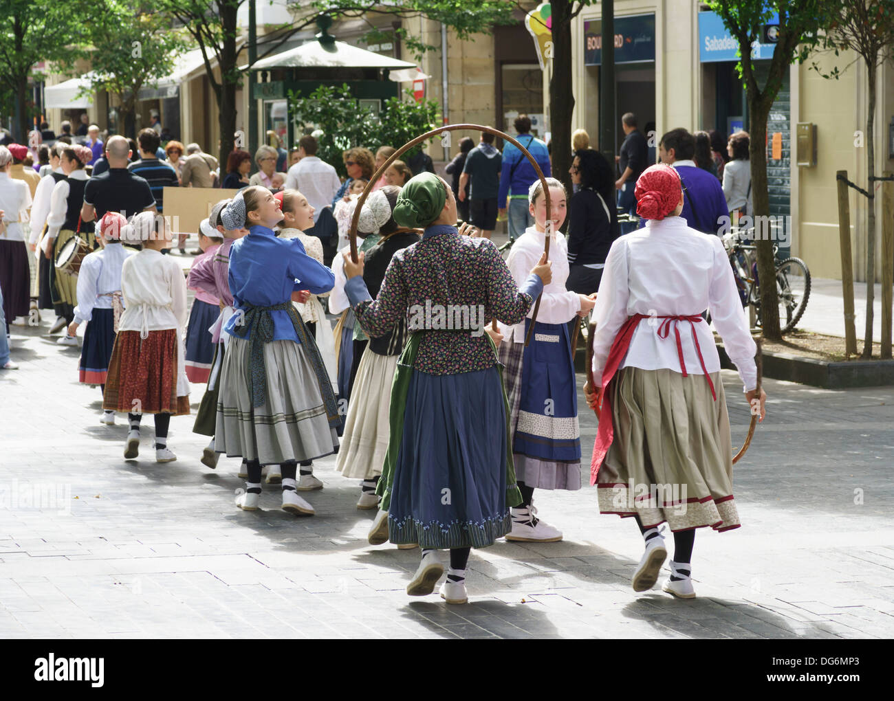 Basque dances hi-res stock photography and images - Alamy