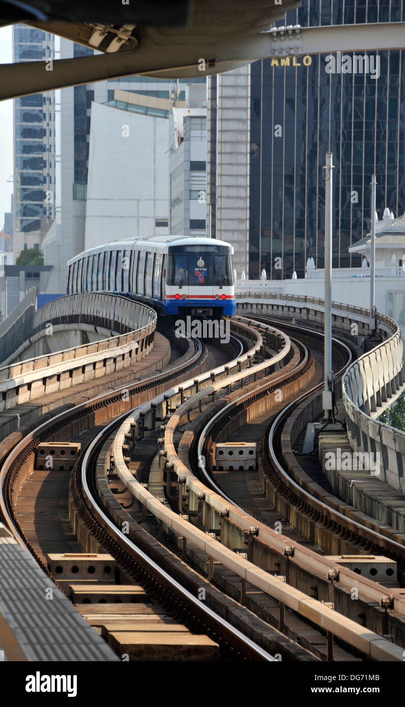 BTS Skytrain at Ratchathewi in Bangkok, Thailand Stock Photo - Alamy