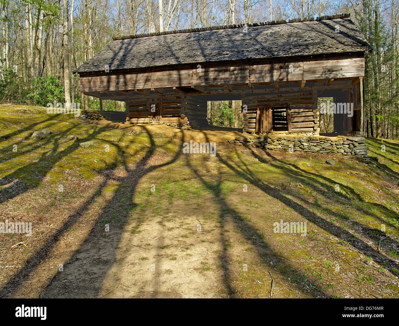 Log barn hi-res stock photography and images - Alamy