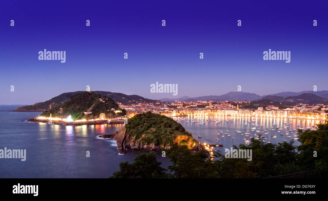 Night view of San Sebastian, Basque country, Spain Stock Photo - Alamy