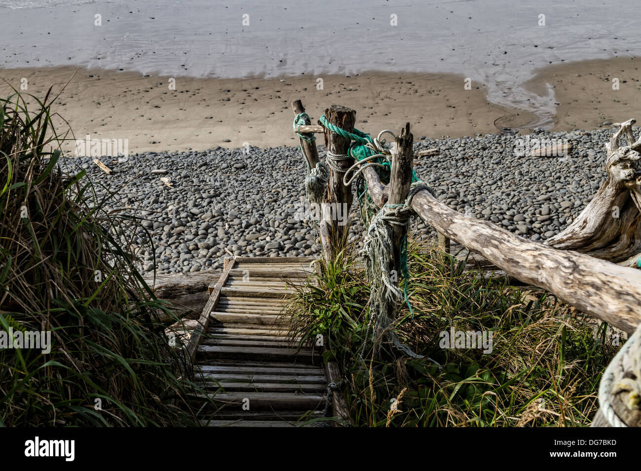 Walkway to Falcon Cove beach at the Oregon coast Stock Photo Alamy