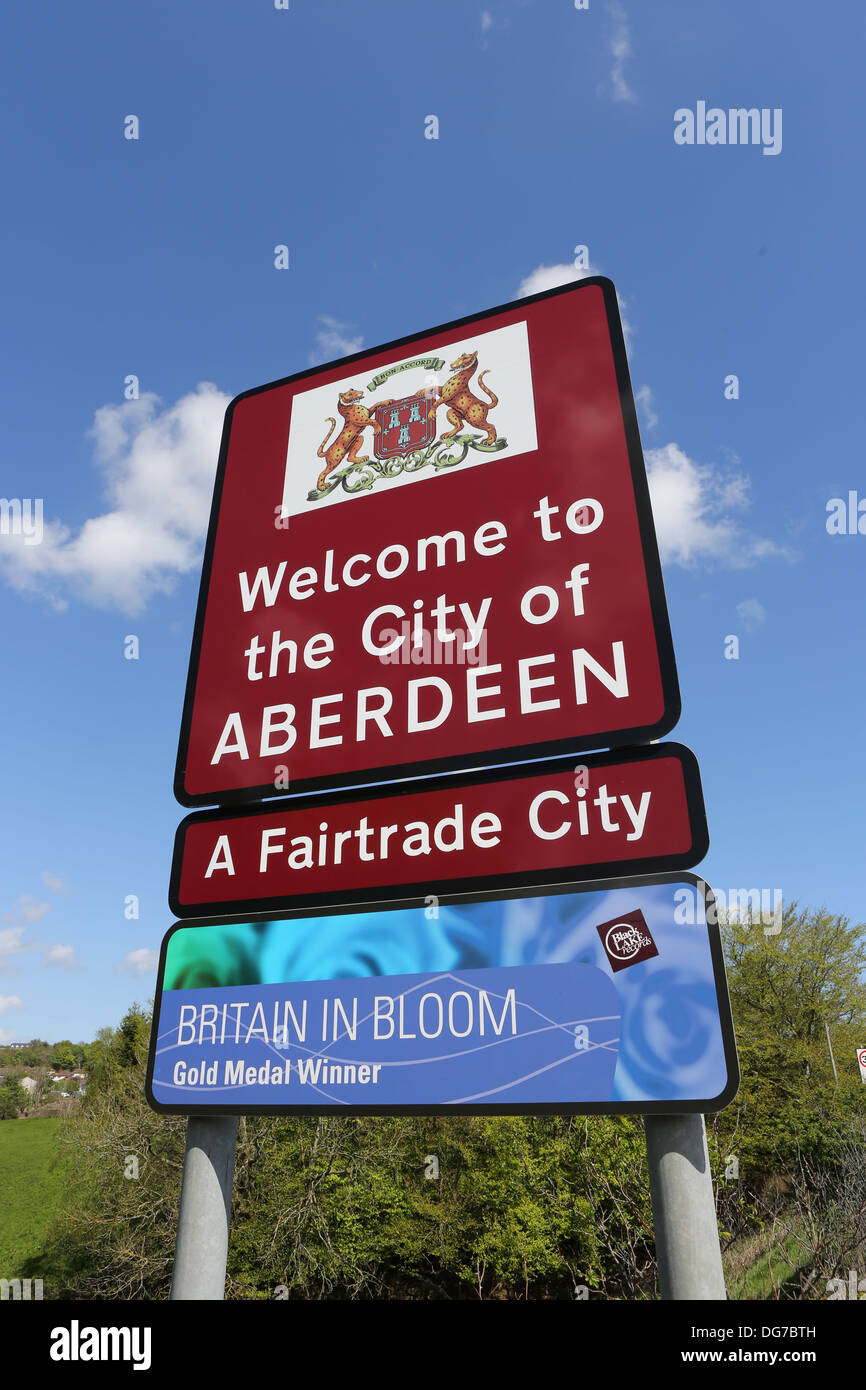 Sign welcome to Aberdeen in Aberdeen city centre Scotland, UK Stock Photo