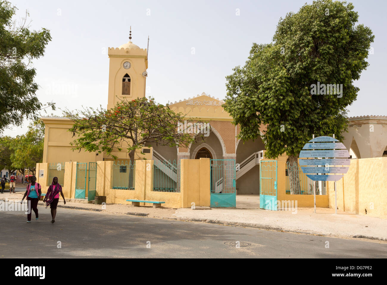 Senegal, Saint Louis. The Grande Mosque, the principal mosque of Saint Louis,  with clock in the minaret Stock Photo - Alamy