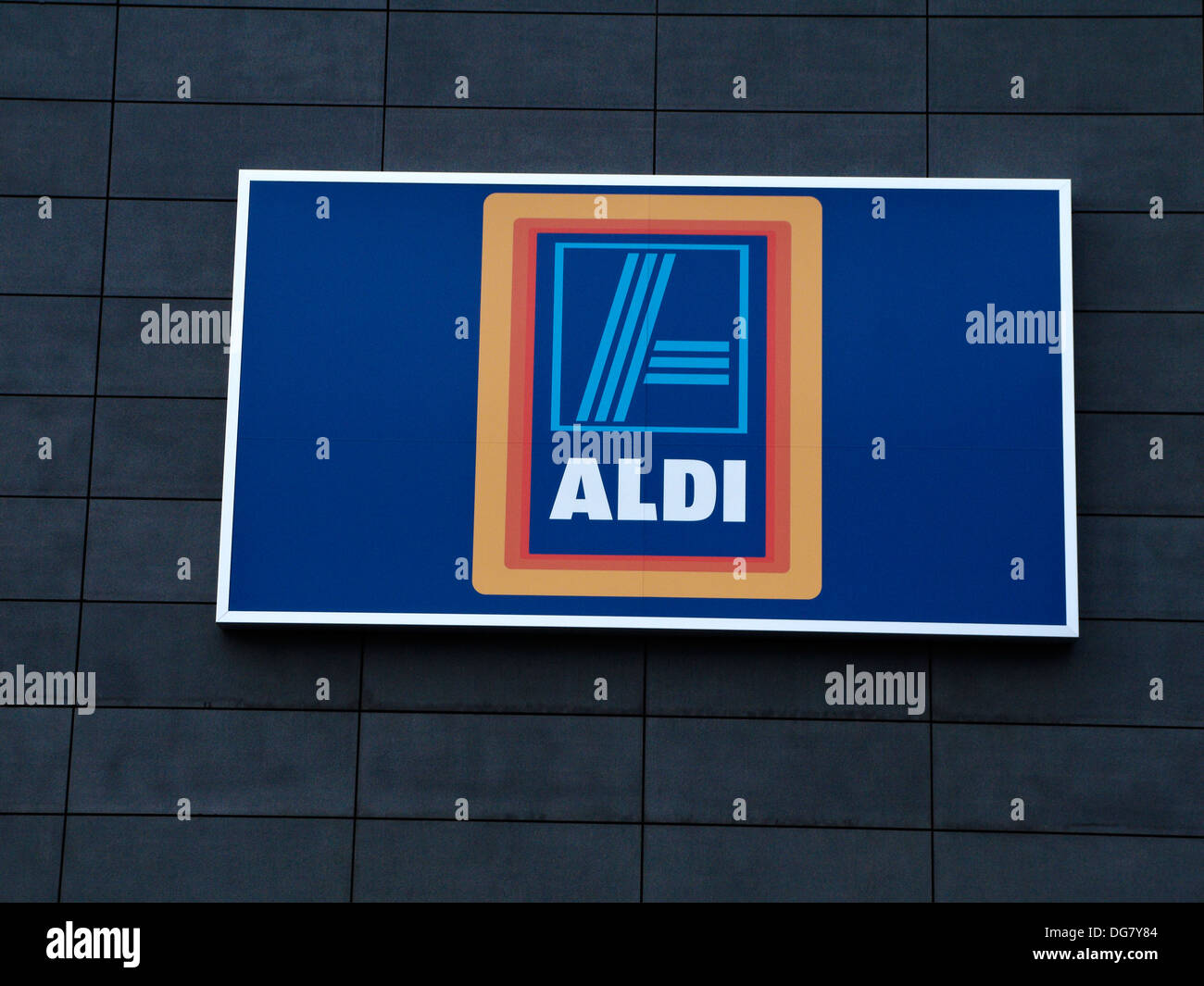 Aldi signs hires stock photography and images Alamy