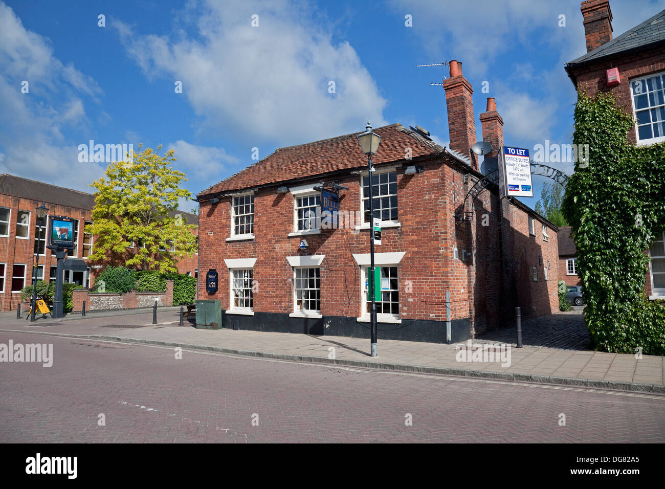 England Berkshire Theale High Street with ´The Bull´ Public House Stock