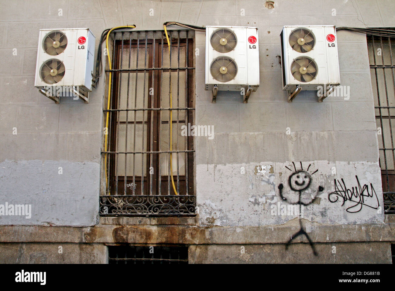 graffiti, air conditioners, Madrid, Spain Stock Photo Alamy