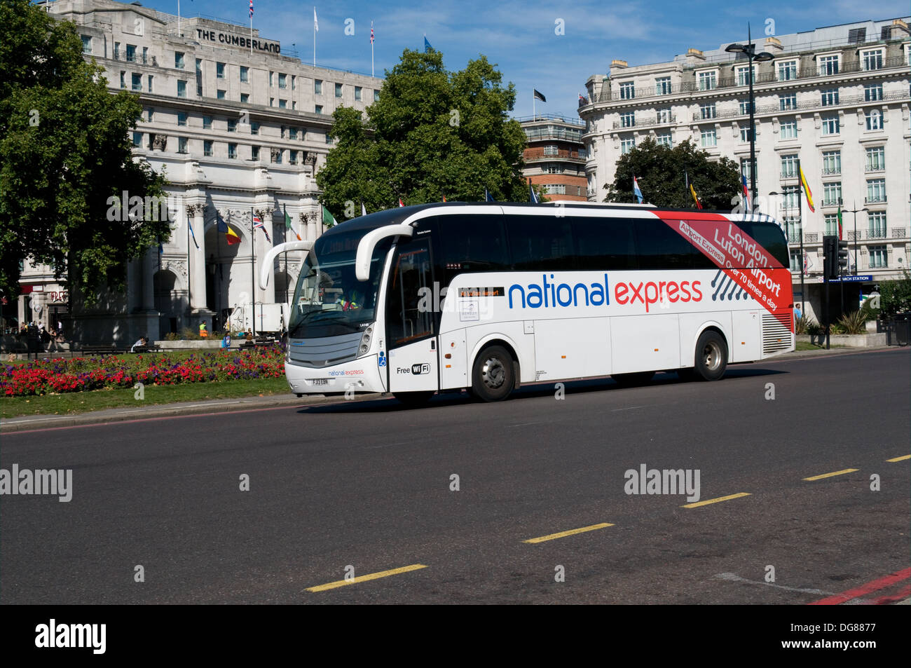 luton airport to norwich bus