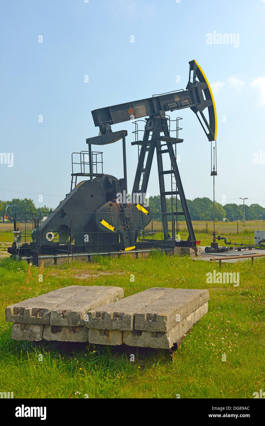 Oil production hires stock photography and images Alamy