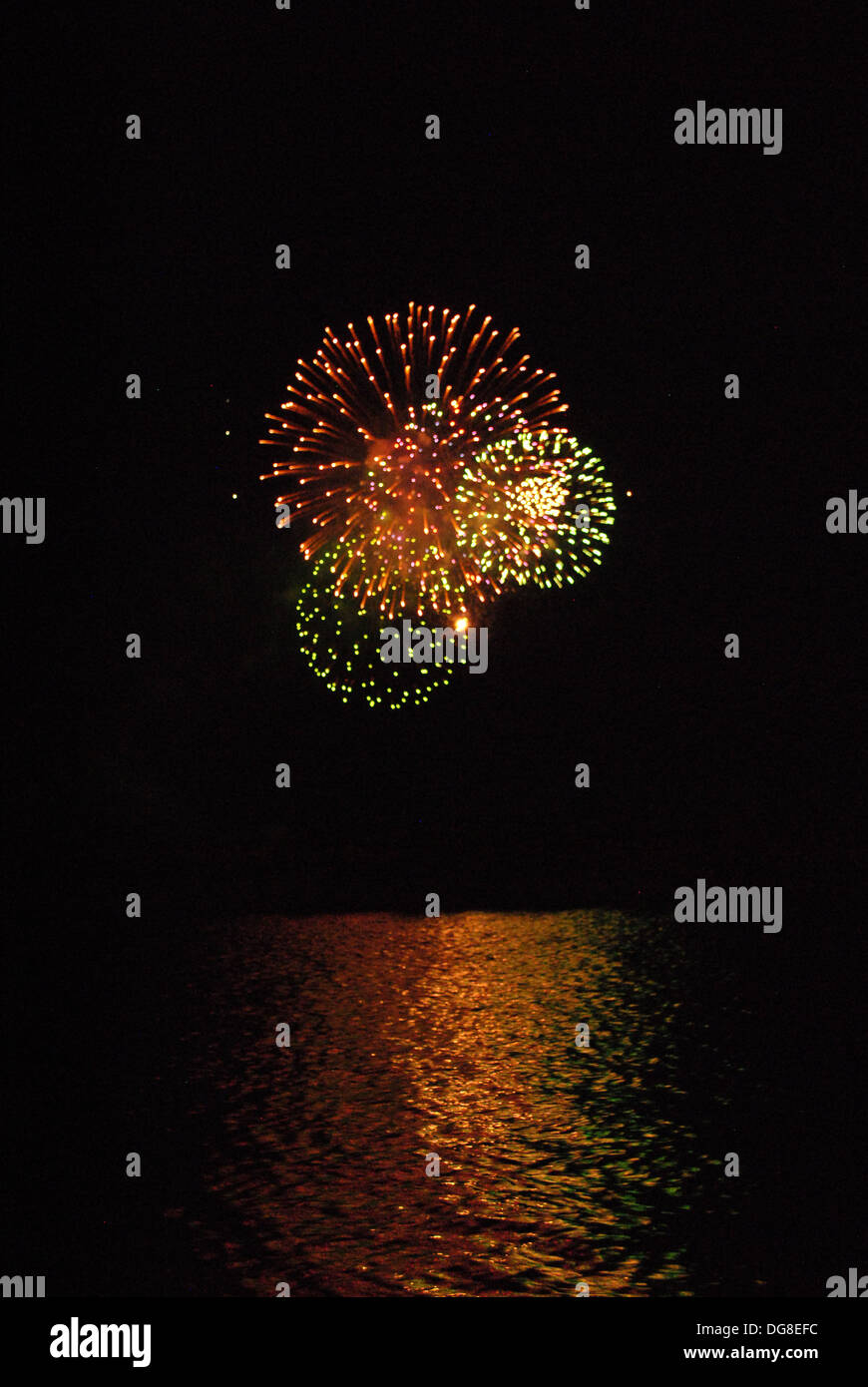 Fireworks over Lake Michigan at Navy Pier Stock Photo Alamy