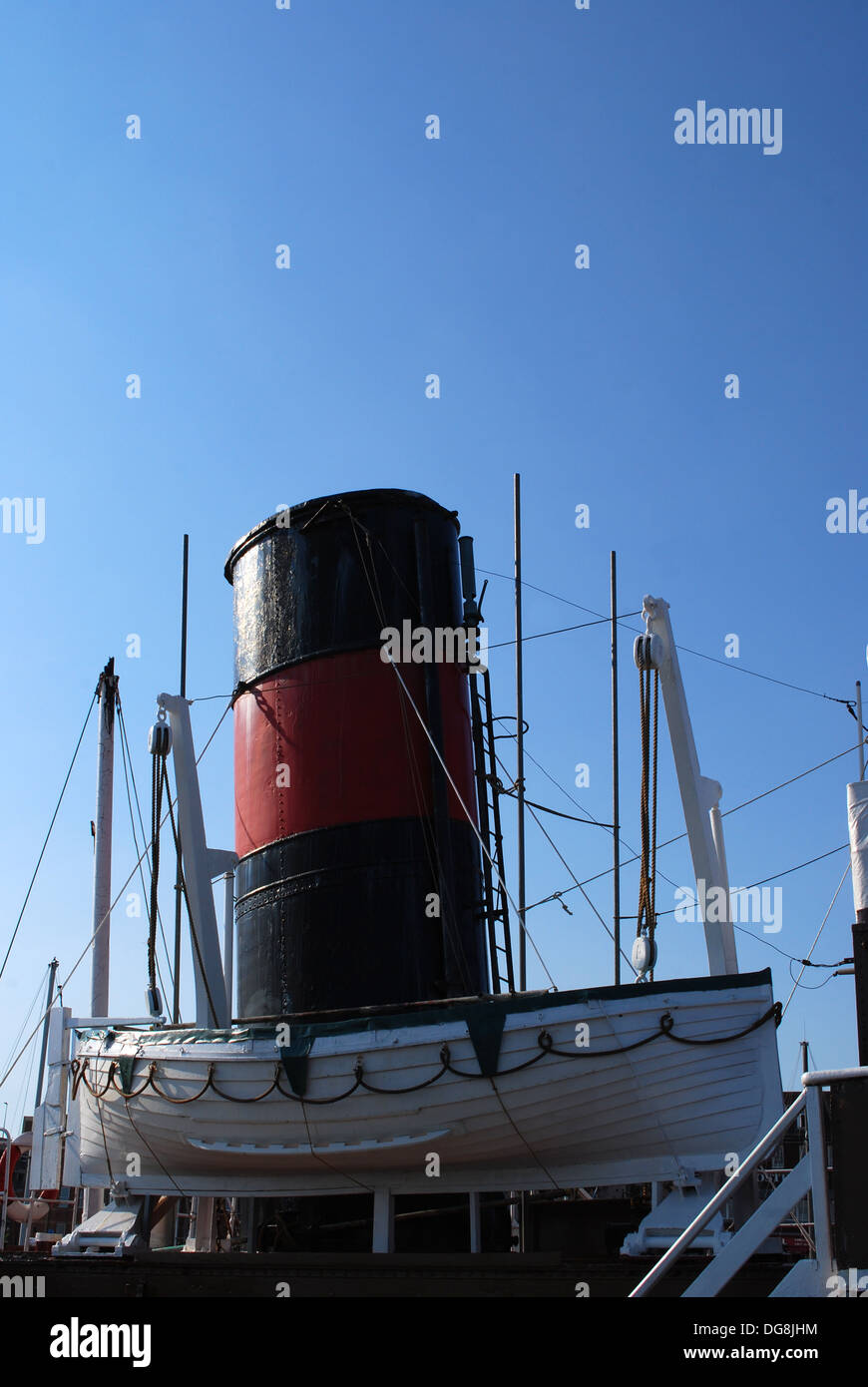 steamship funnel and lifeboat number 3385 Stock Photo