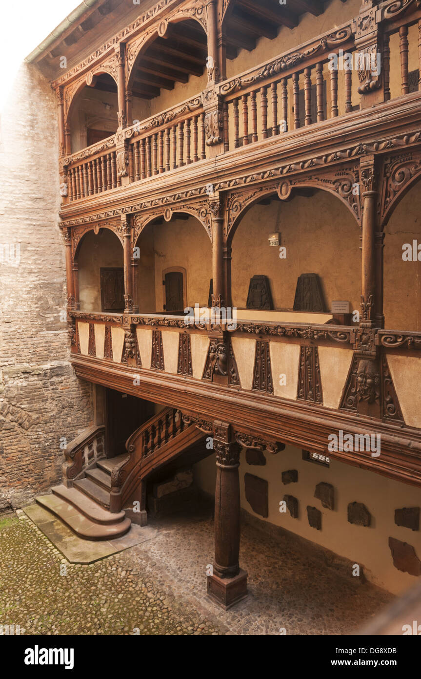 Elk213-1253v France, Alsace, Strasbourg, Musée de l’Œuvre Notre-Dame, interior courtyard Stock Photo