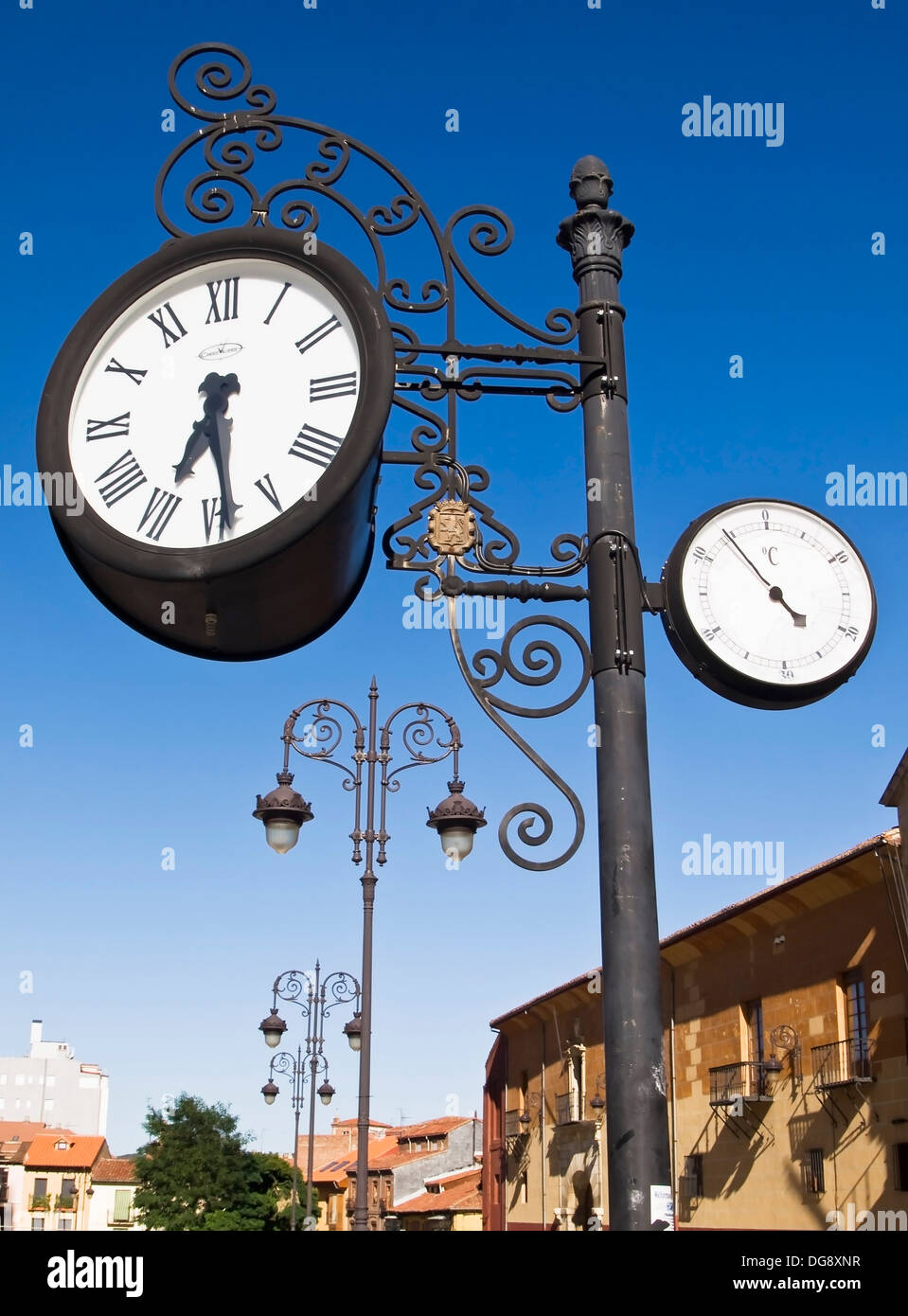 Outdoor antique pole clock hires stock photography and images Alamy