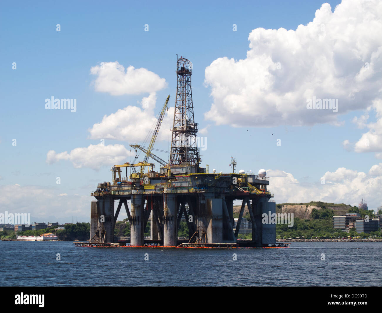 Semi submersible deep water oil drilling rig at Guanabara bay, Rio de Janeiro, waiting to go Offshore. Stock Photo