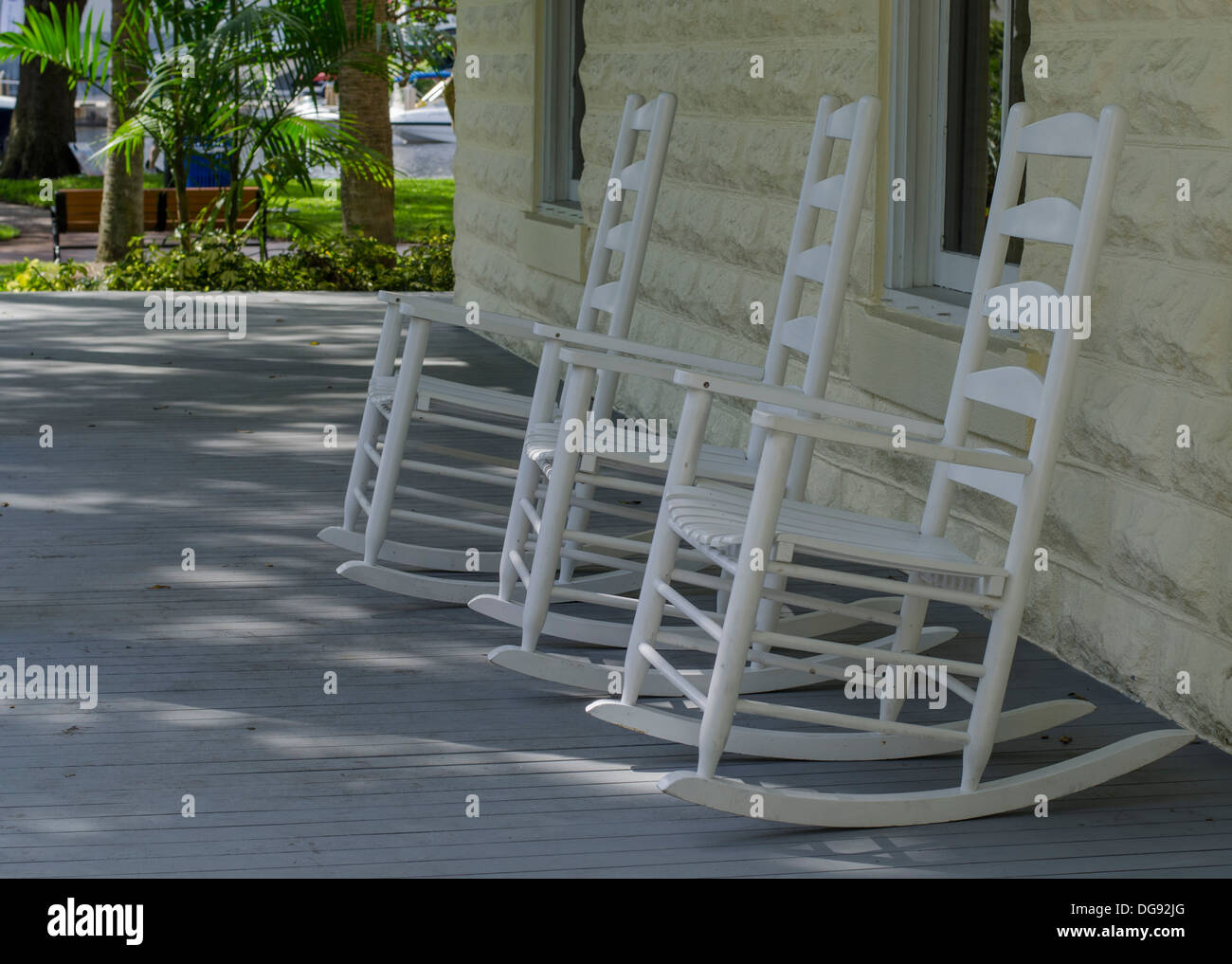 Rocking chairs on porch hi-res stock photography and images - Alamy