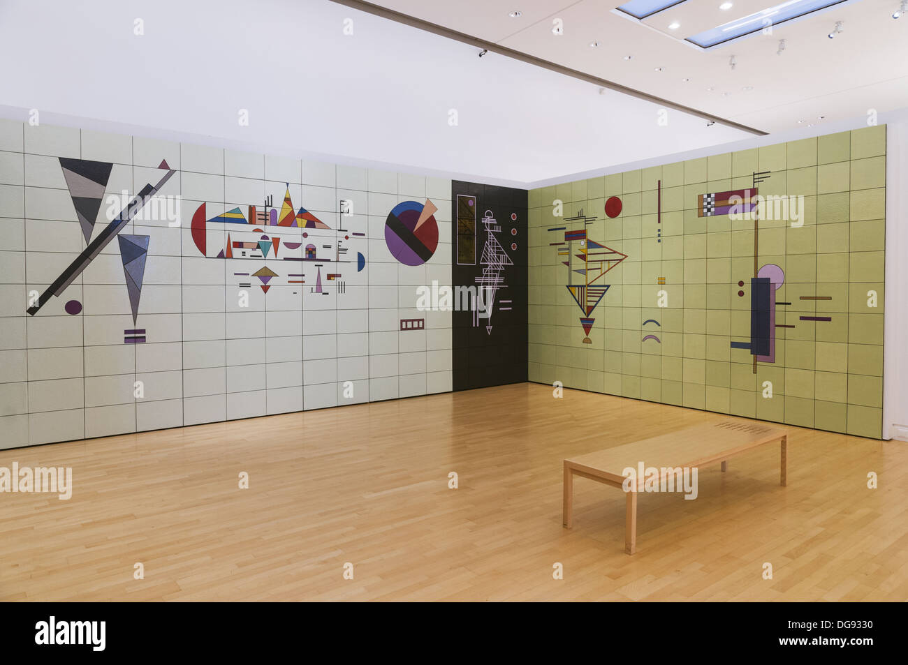 Modern art interior hi-res stock photography and images - Alamy