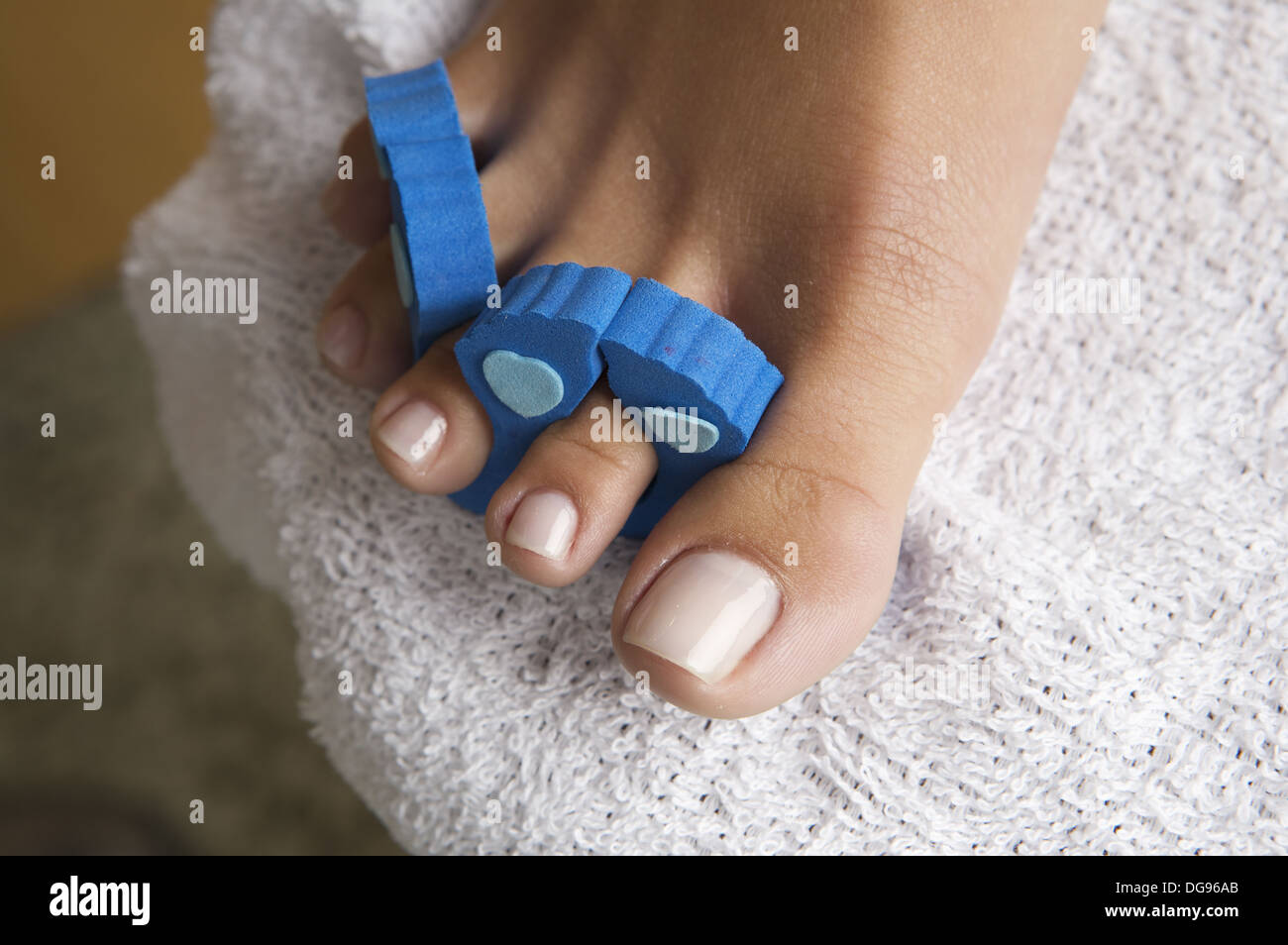 Почему на руках ногти а не рукти. Если на ногах ногти то на руках рукти. Большие ногти на ногах у мужчины. Заболевания по виду ногтей. Красивые ногти на ногах.