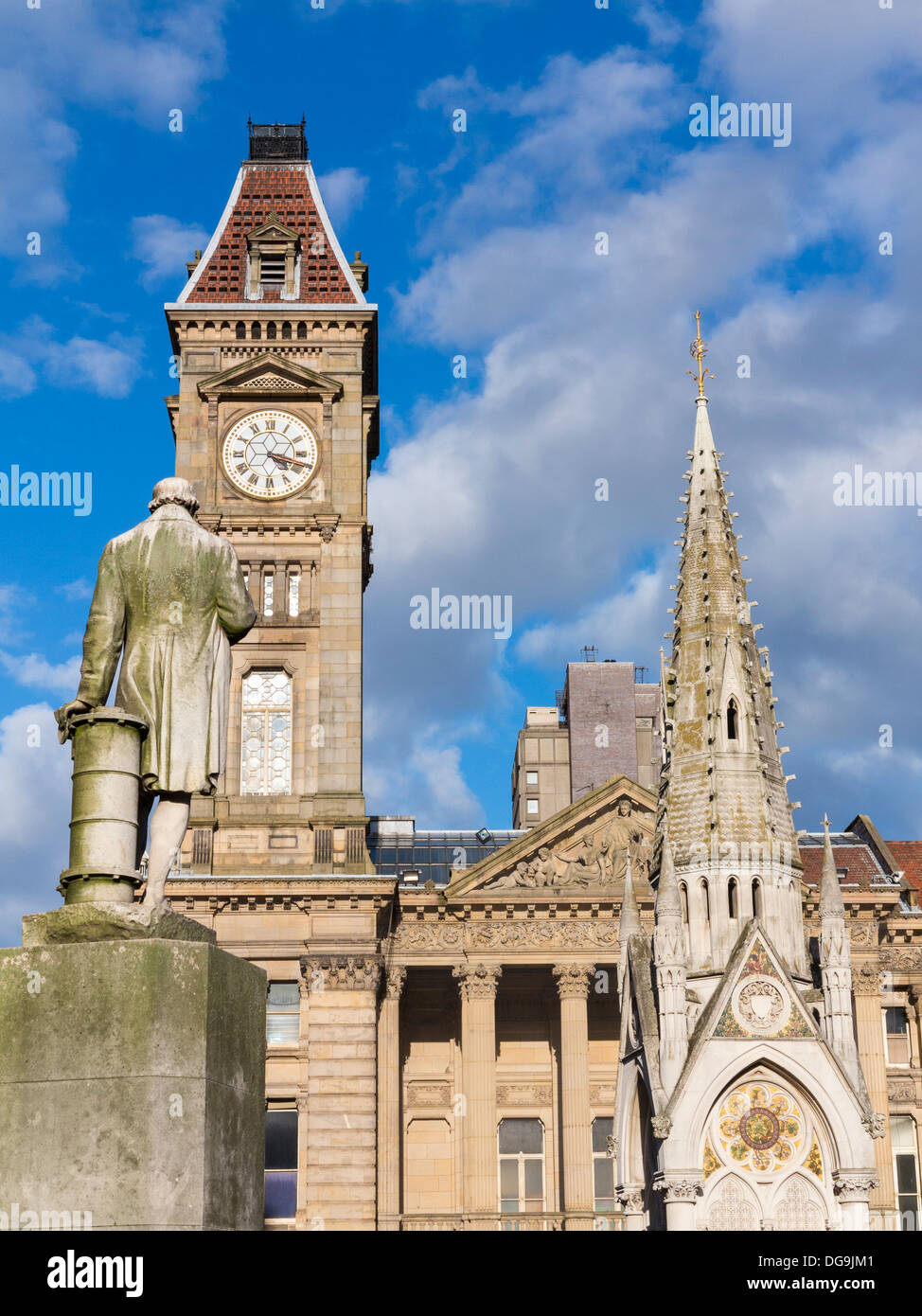 Birmingham Museum and Art Gallery and James Watt statue, Chamberlain square, Birmingham, England Stock Photo