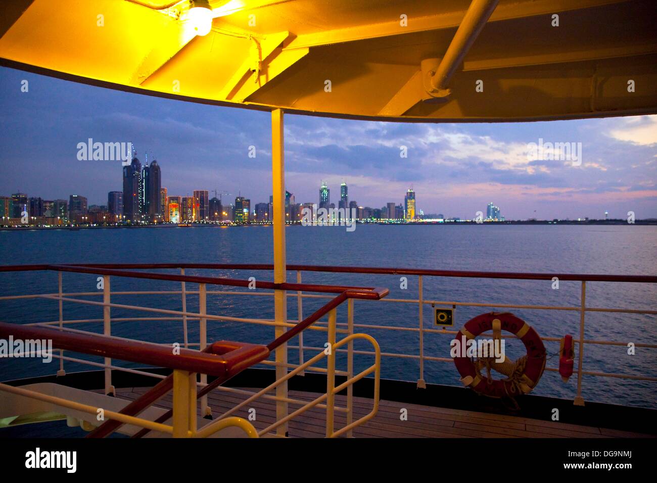 Cruise in the Emirate of Abu Dhabi EAU Persian Gulf Arabia Stock Cruise in the Emirate of Abu Dhabi EAU Persian Gulf Arabia Stock