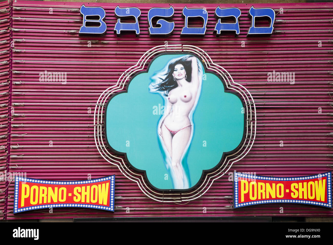 Sex barcelona bagdad club Porn tube Sex barcelona bagdad club