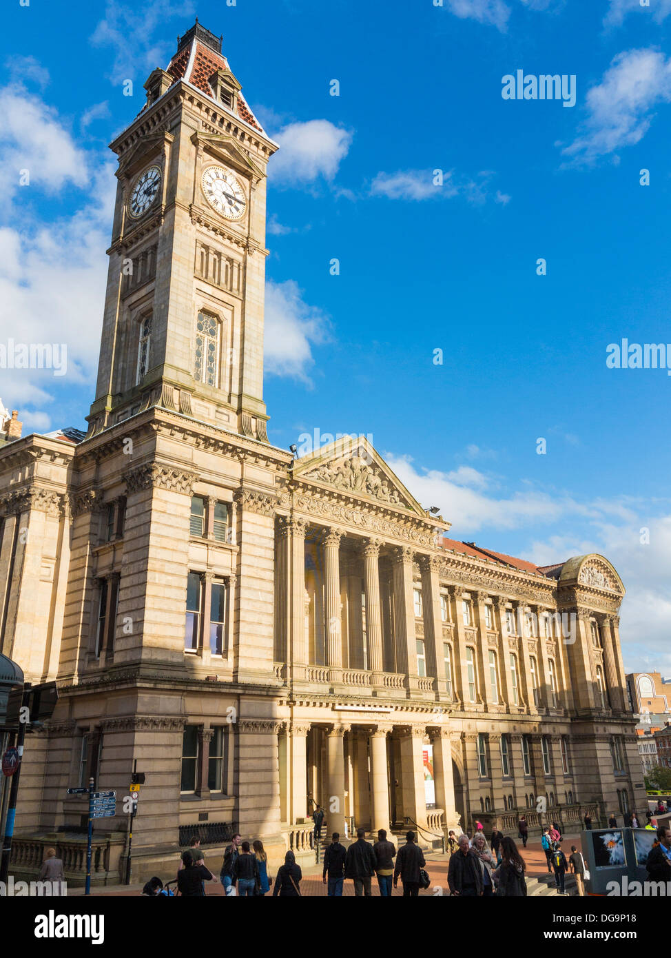 Birmingham Museum and Art Gallery and people in Chamberlain Square, Birmingham, England Stock Photo