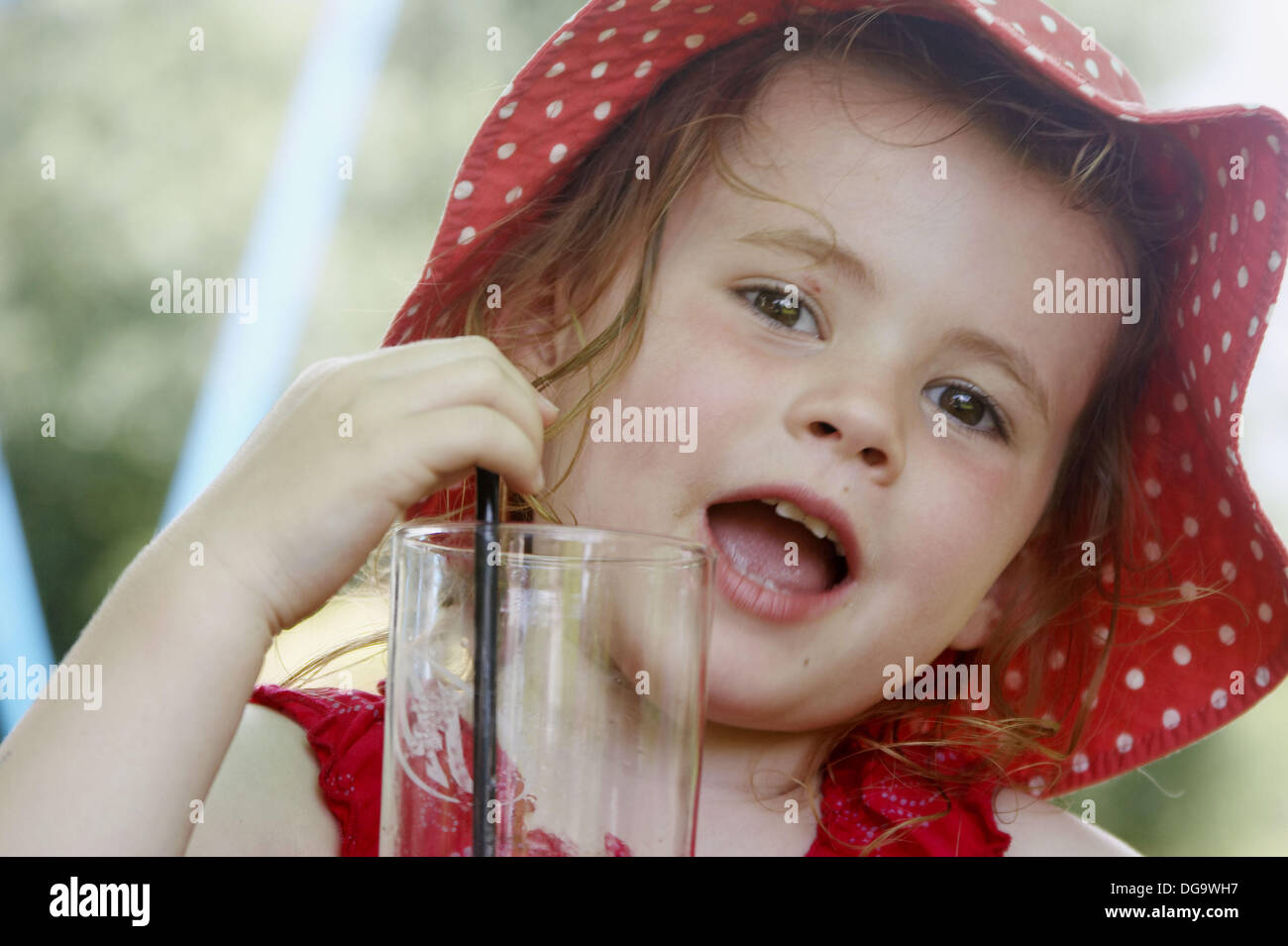 Big Floppy Hat High Resolution Stock Photography and Images - Alamy