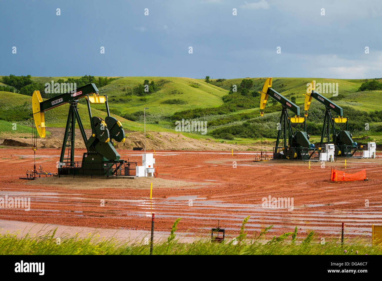 Oil fields hires stock photography and images Alamy