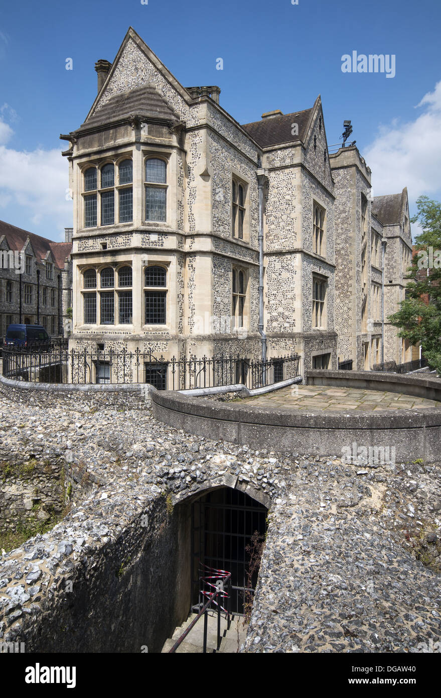 Architecture surrounding Winchester Castle the Great Hall and King