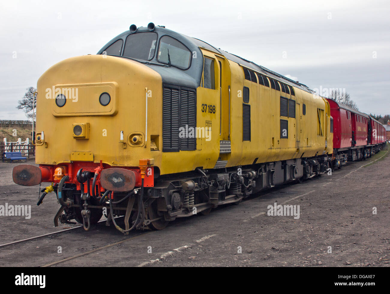 thumbnail image 2 of The English Electric Class 37 – Hardcover Book 9781399033268 2 of 6