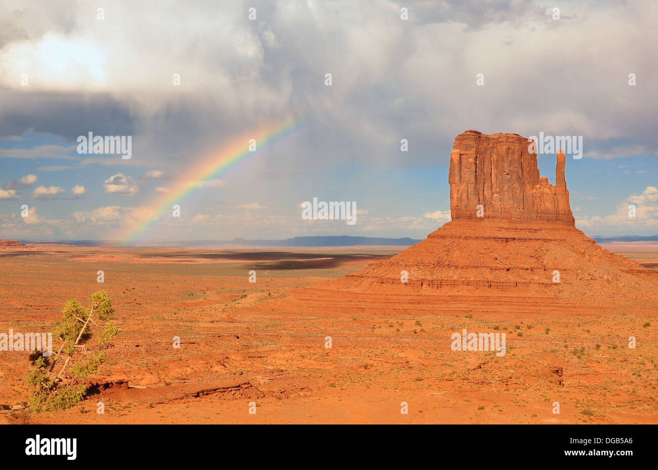 Monument valley rainbow hi-res stock photography and images - Alamy