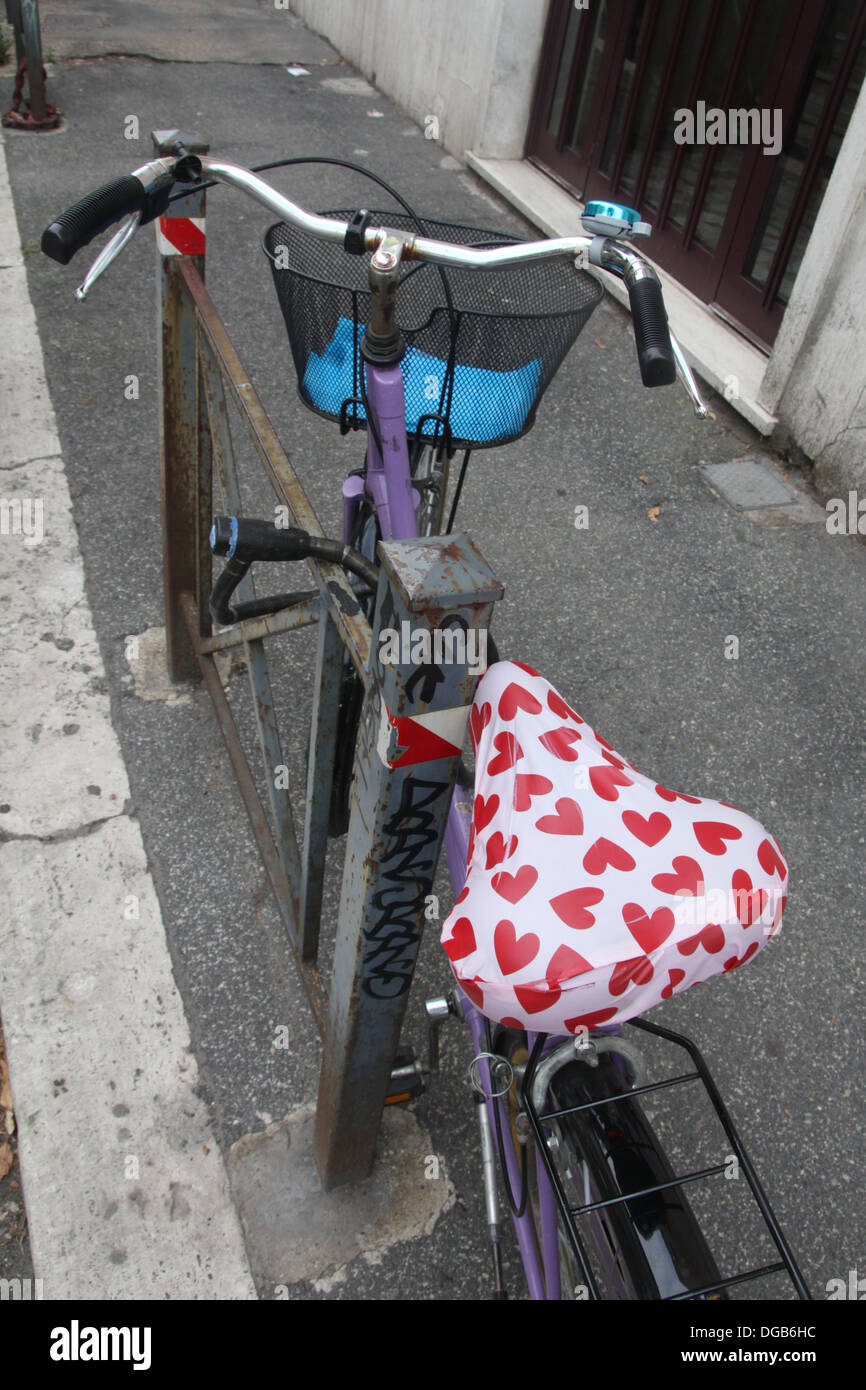 Bike seat cover hi res stock photography and images Page 2 Alamy