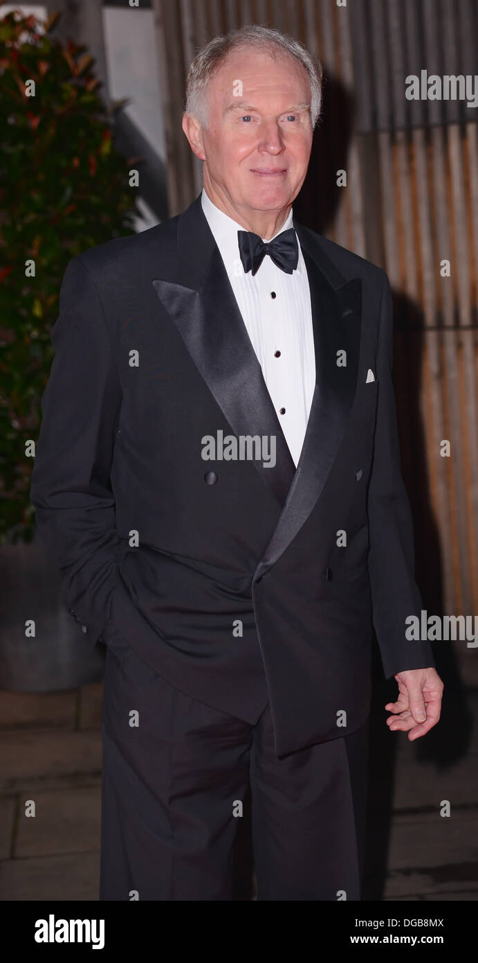 London UK, 17th Oct 2013 : Tim Pigott-Smith arrive on the red carpet in support of the exquisite new indoor theatre, the candle-lit Sam Wanamaker Playhouse at Shakespeare's Globe. Credit:  See Li/Alamy Live News Stock Photo