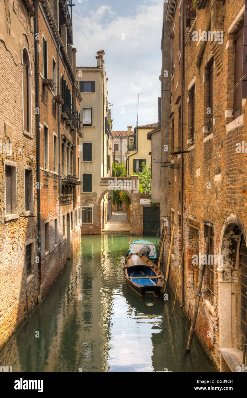 Venezia canal hi-res stock photography and images - Alamy